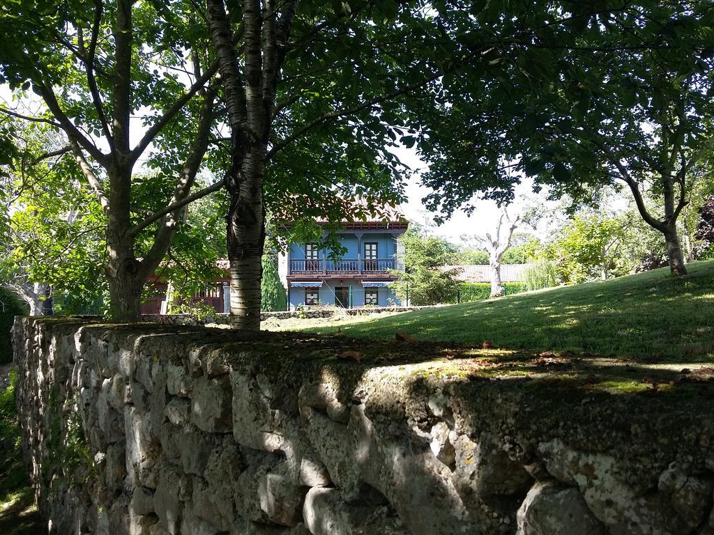 Villalen Cuerres Buitenkant foto